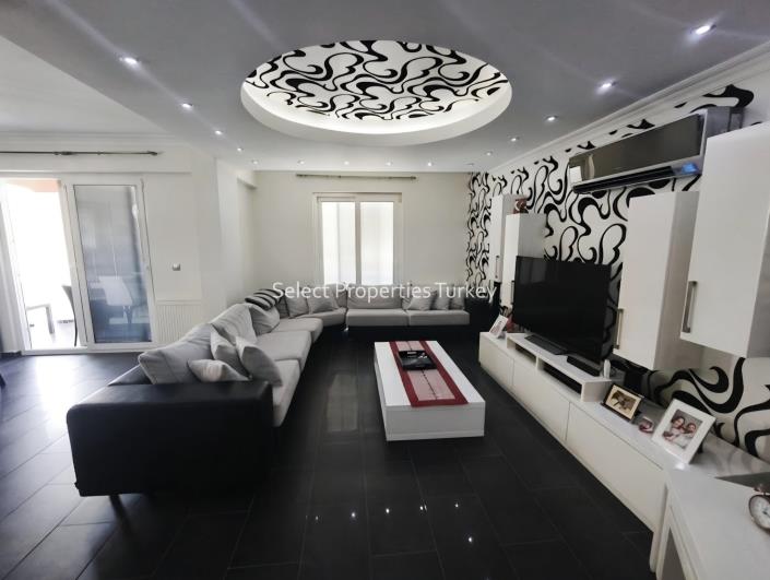 Image No.8-3 Bed Apartment for sale