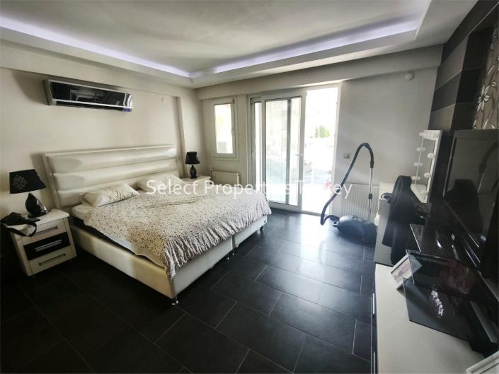 Image No.17-3 Bed Apartment for sale