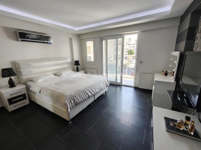 Image No.18-3 Bed Apartment for sale
