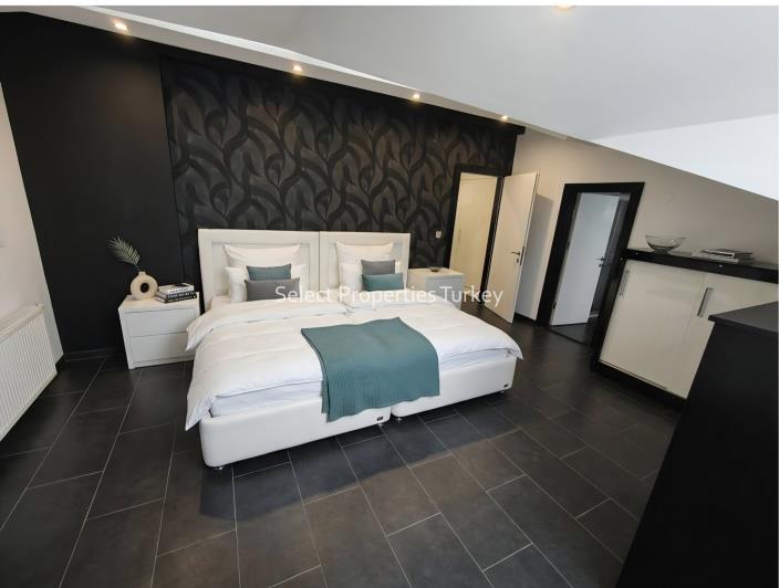 Image No.19-3 Bed Apartment for sale