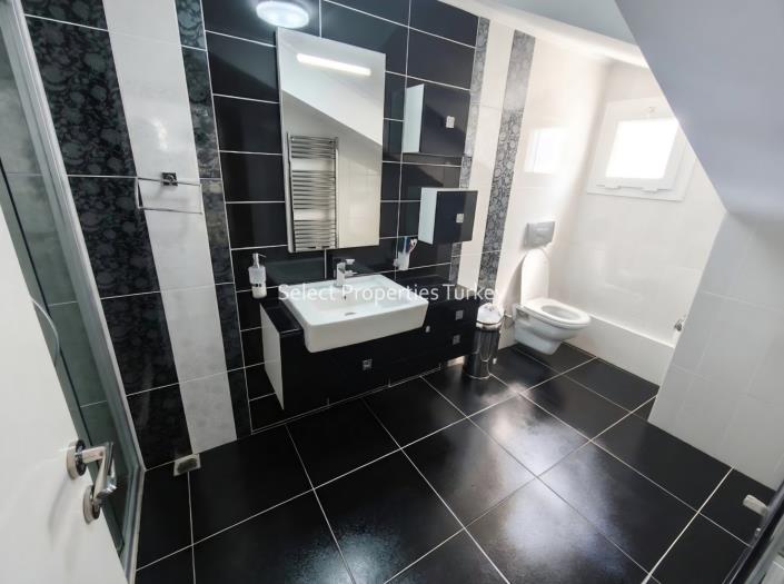 Image No.24-3 Bed Apartment for sale