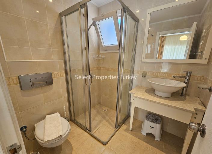 Image No.39-3 Bed Villa / Detached for sale