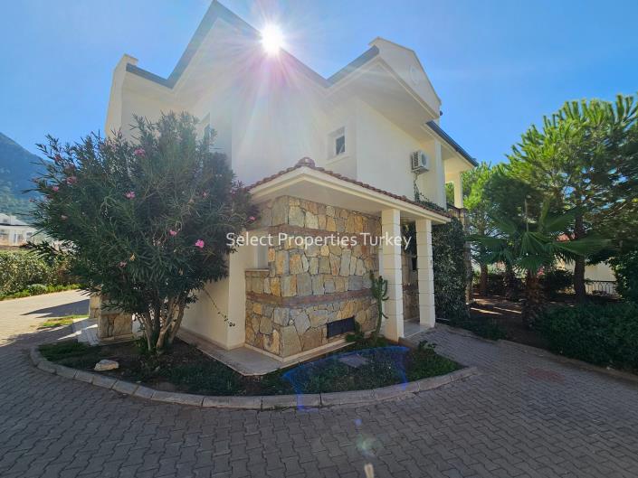 Image No.57-3 Bed Villa / Detached for sale