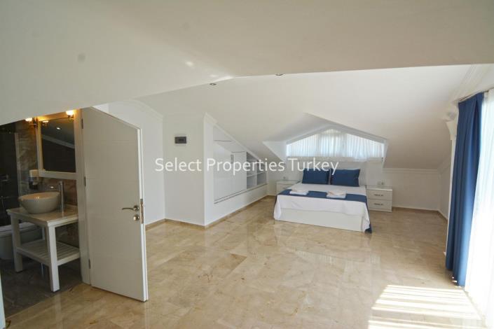Image No.19-3 Bed Villa / Detached for sale