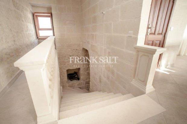 Image No.8-4 Bed Farmhouse for sale