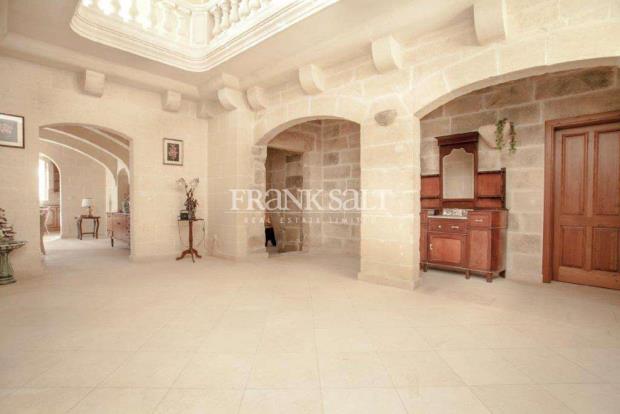 Image No.13-4 Bed Farmhouse for sale