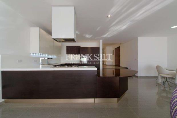 Image No.4-Appartement de 5 chambres à vendre à Ta Xbiex