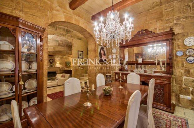 Image No.7-4 Bed Farmhouse for sale