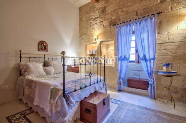 Image No.13-4 Bed Farmhouse for sale