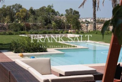 3 Bed Farmhouse for sale