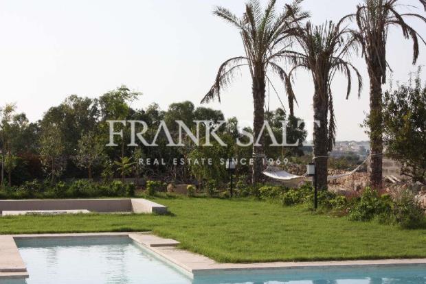 Image No.2-3 Bed Farmhouse for sale