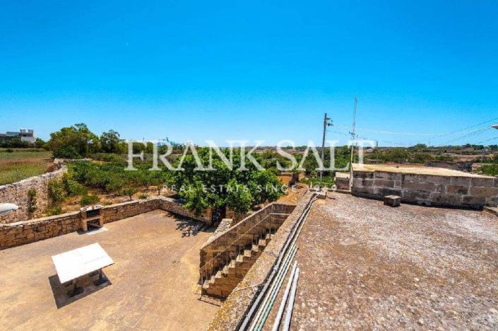 Image No.2-Ferme de 5 chambres à vendre à Birzebbuga