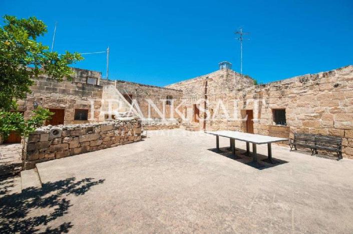 Image No.3-Ferme de 5 chambres à vendre à Birzebbuga