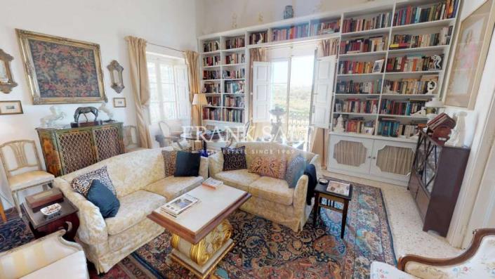Image No.1-4 Bed Farmhouse for sale