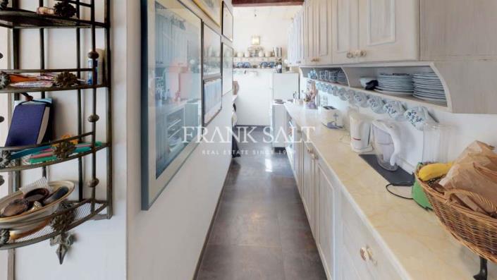 Image No.6-4 Bed Farmhouse for sale