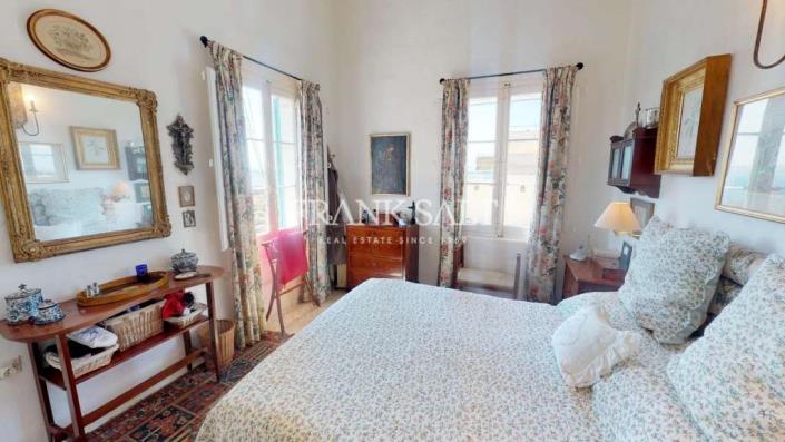 Image No.10-4 Bed Farmhouse for sale