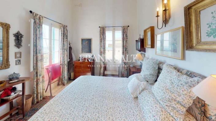 Image No.12-4 Bed Farmhouse for sale