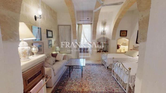 Image No.16-4 Bed Farmhouse for sale