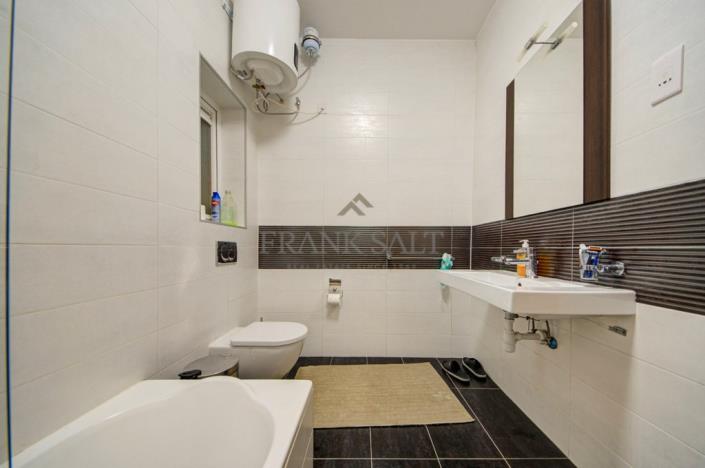 Image No.18-3 Bed Apartment for sale