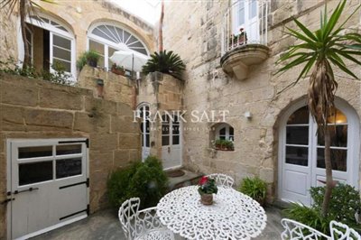 3 Bed Farmhouse for sale