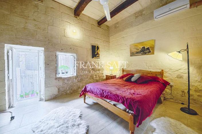 Image No.10-3 Bed Farmhouse for sale