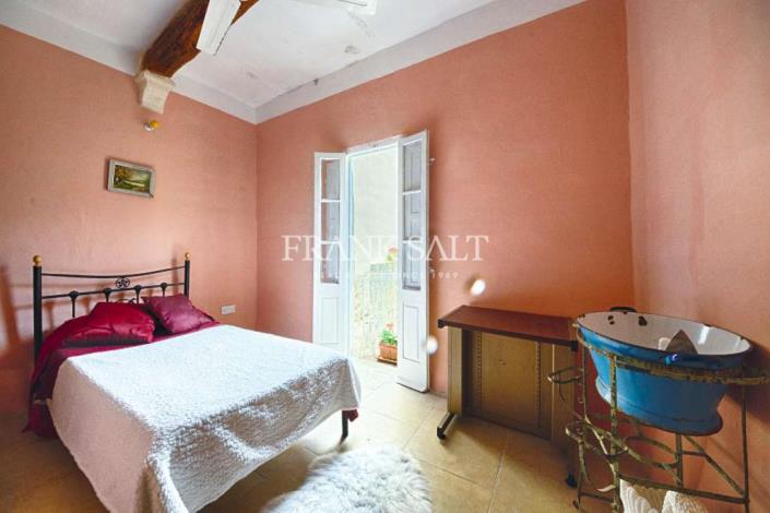 Image No.13-3 Bed Farmhouse for sale