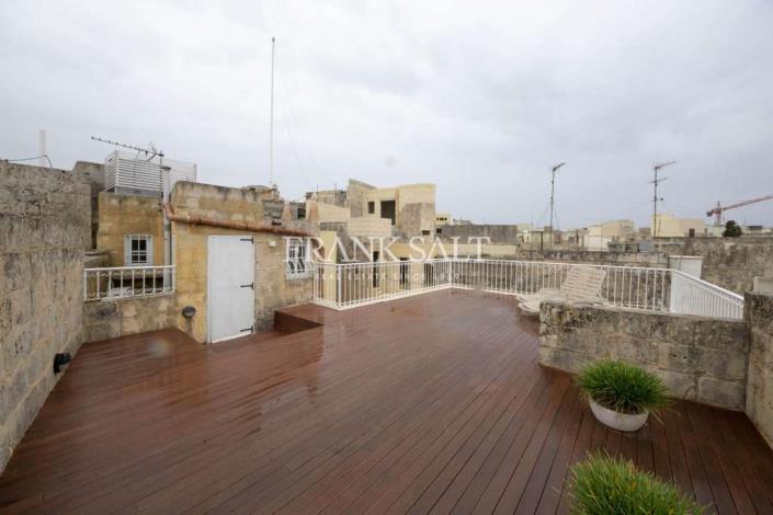 Image No.14-3 Bed Farmhouse for sale