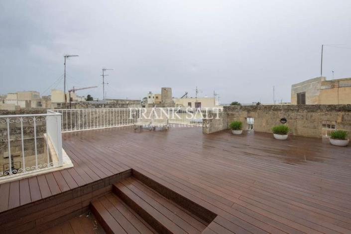 Image No.15-3 Bed Farmhouse for sale