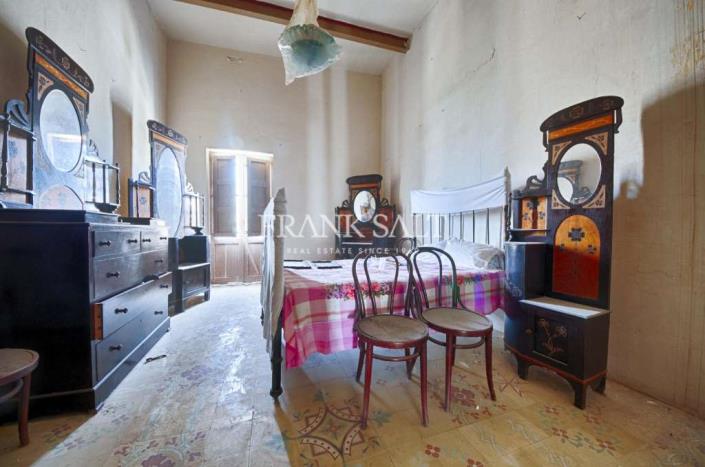 Image No.6-2 Bed Townhouse for sale