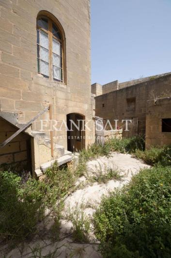 Image No.9-2 Bed Townhouse for sale