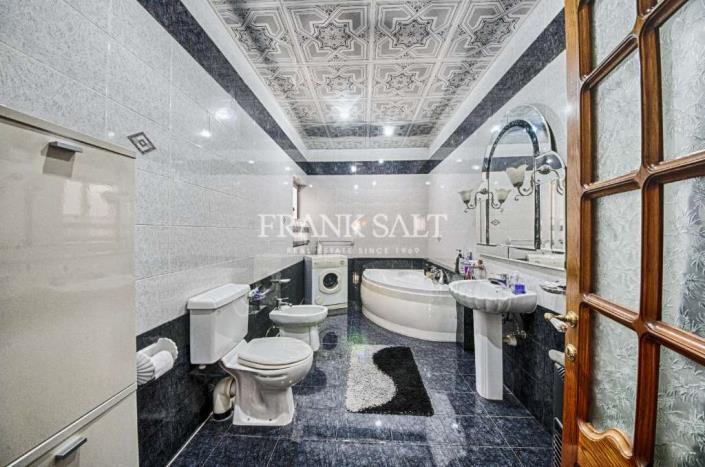 Image No.6-3 Bed Apartment for sale