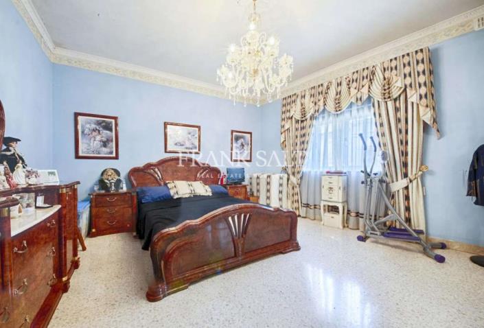 Image No.9-3 Bed Apartment for sale