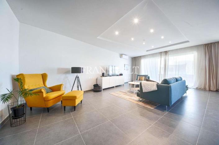 Image No.1-3 Bed Apartment for sale