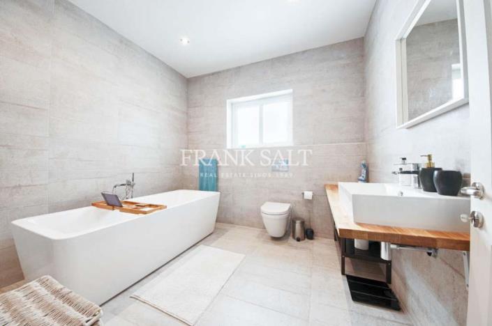 Image No.11-3 Bed Apartment for sale