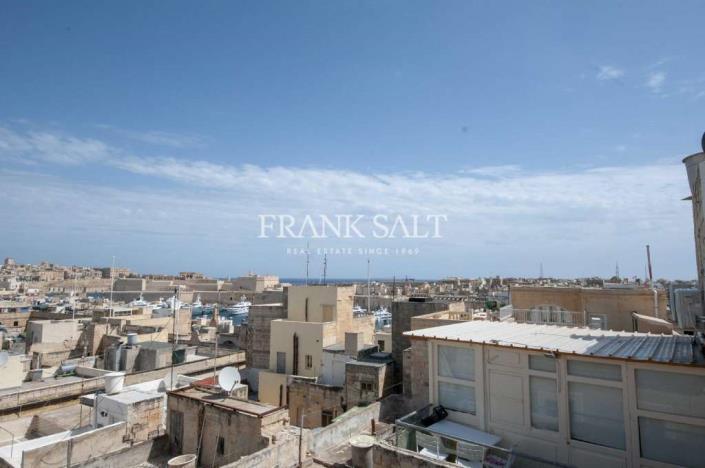 Image No.6-3 Bed Townhouse for sale