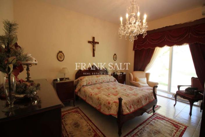 Image No.10-3 Bed Bungalow for sale