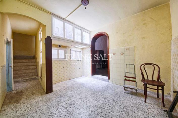 Image No.2-2 Bed Townhouse for sale