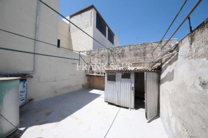 Image No.6-2 Bed Townhouse for sale