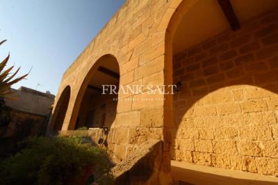 2 Bed Farmhouse for sale