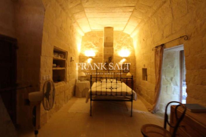 Image No.5-2 Bed Farmhouse for sale