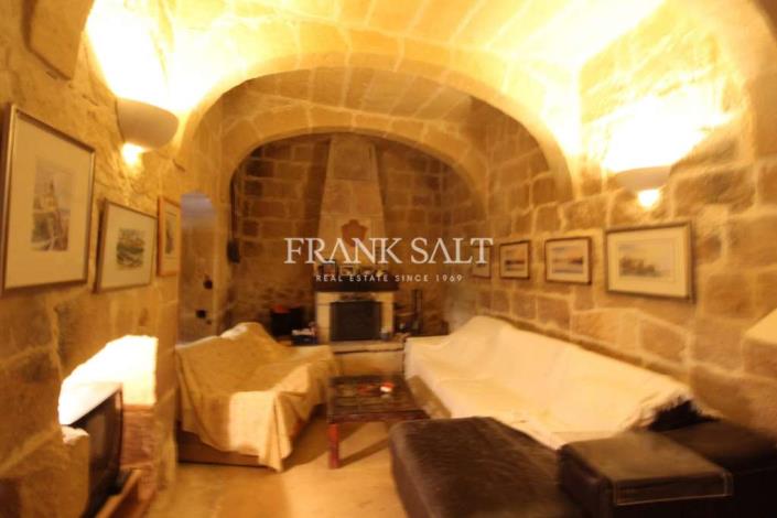 Image No.6-2 Bed Farmhouse for sale