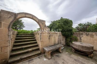 1 Bed Townhouse for sale