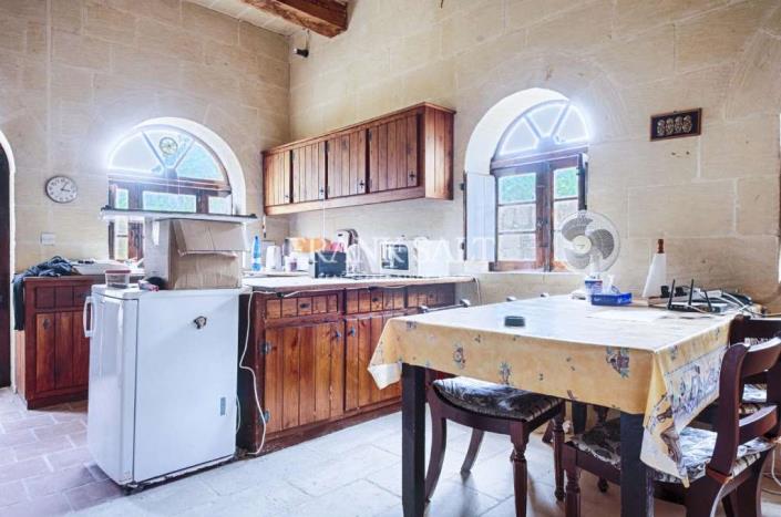 Image No.2-1 Bed Townhouse for sale