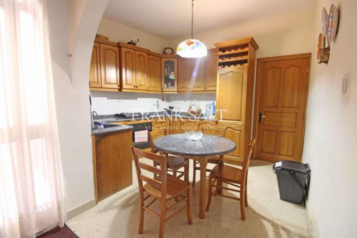 Image No.3-4 Bed Townhouse for sale