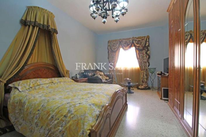 Image No.5-4 Bed Townhouse for sale