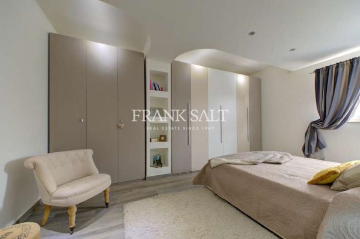 Image No.13-3 Bed Maisonette for sale