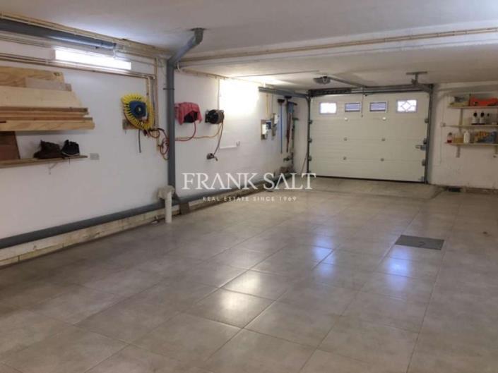 Image No.2-4 Bed Country House for sale