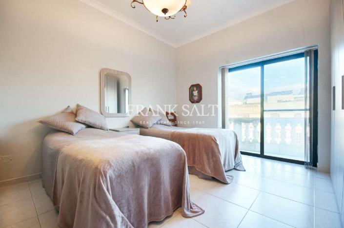 Image No.7-4 Bed Country House for sale