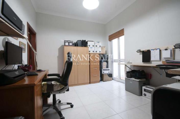 Image No.8-4 Bed Country House for sale