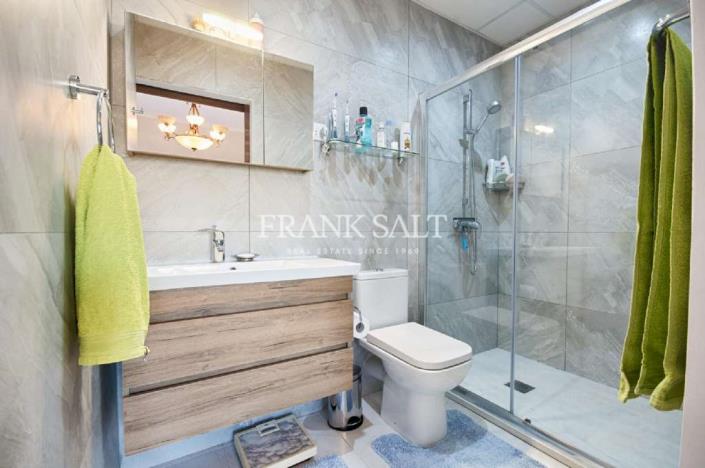 Image No.10-4 Bed Country House for sale